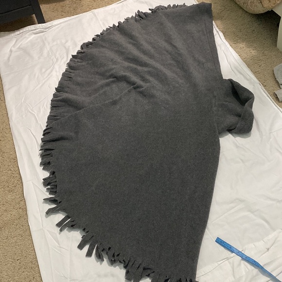 Cover Me Ponchos/shrugs size S - Picture 8 of 8